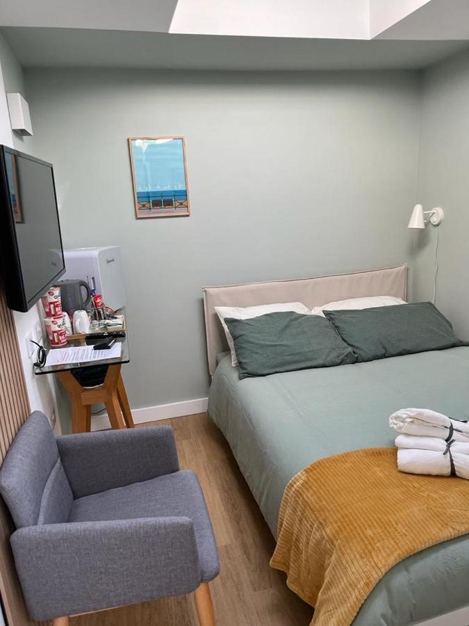 Central Ensuite Guest Unit With Ac And Free On-Street Parking ブライトン エクステリア 写真