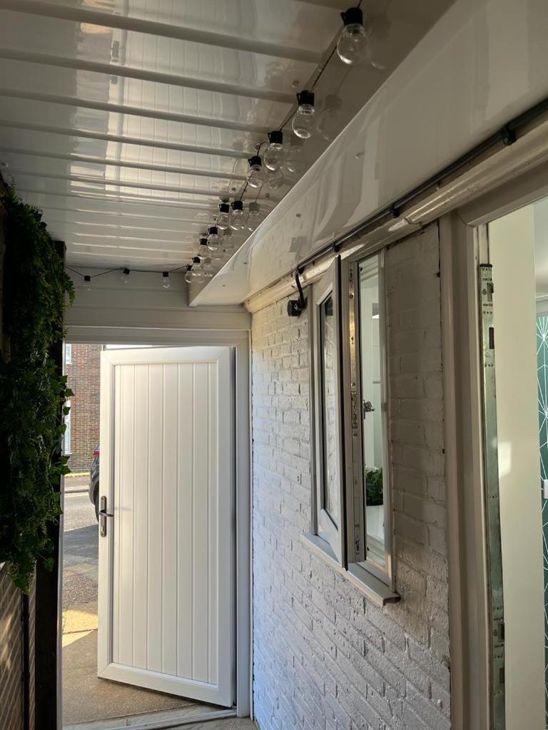 Central Ensuite Guest Unit With Ac And Free On-Street Parking ブライトン エクステリア 写真
